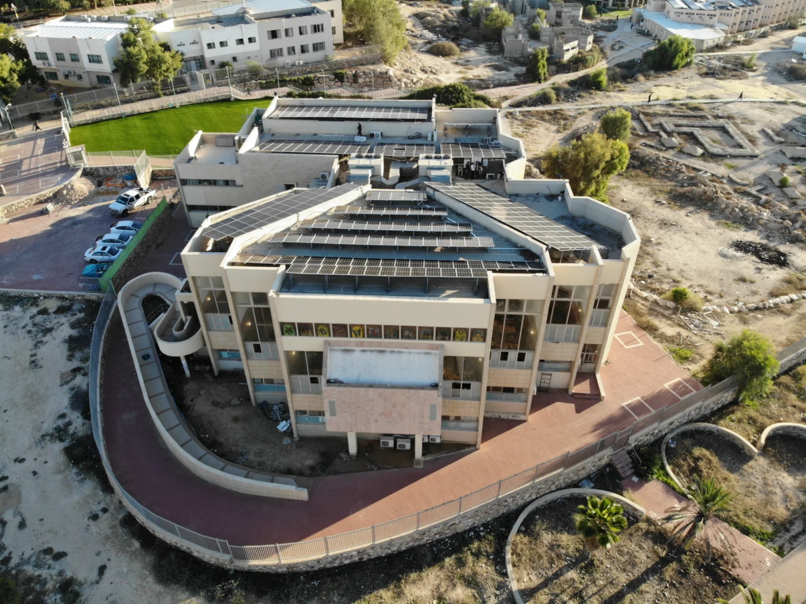 ערד ישיבת לב שמחה גור